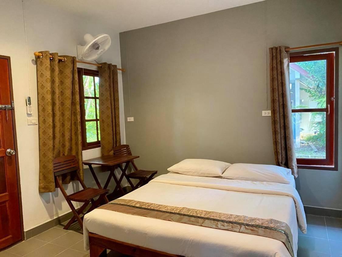 Coconut Bungalow Nai Yang Beach Extérieur photo
