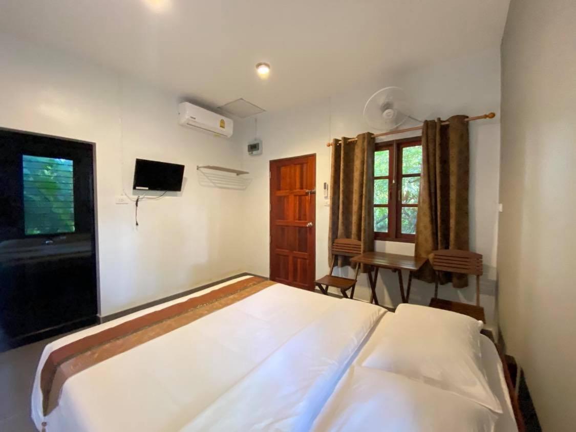 Coconut Bungalow Nai Yang Beach Extérieur photo