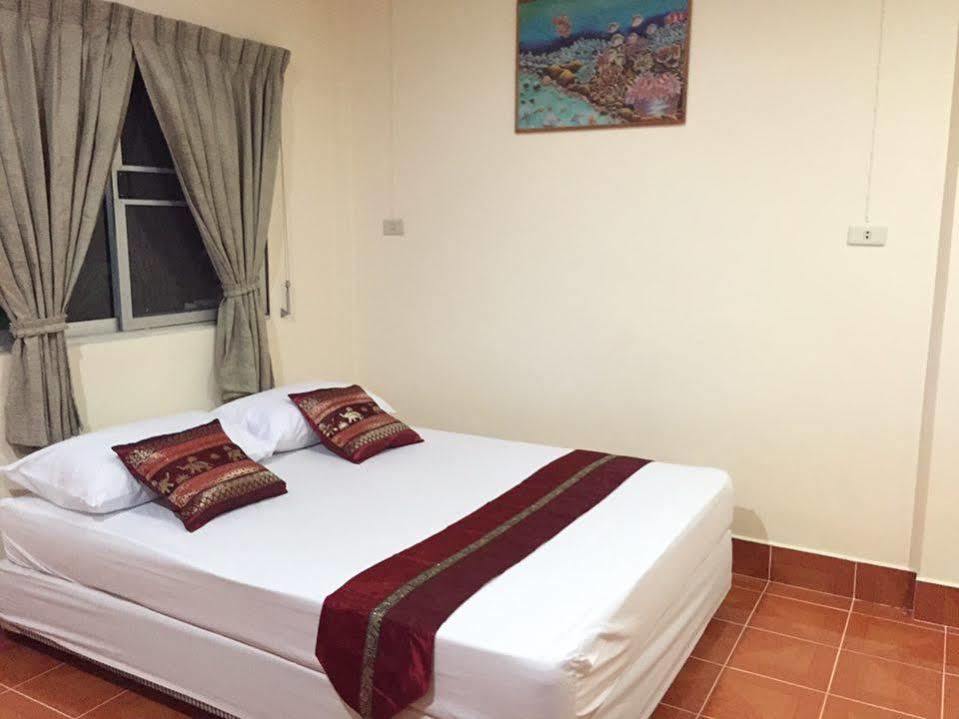 Coconut Bungalow Nai Yang Beach Extérieur photo
