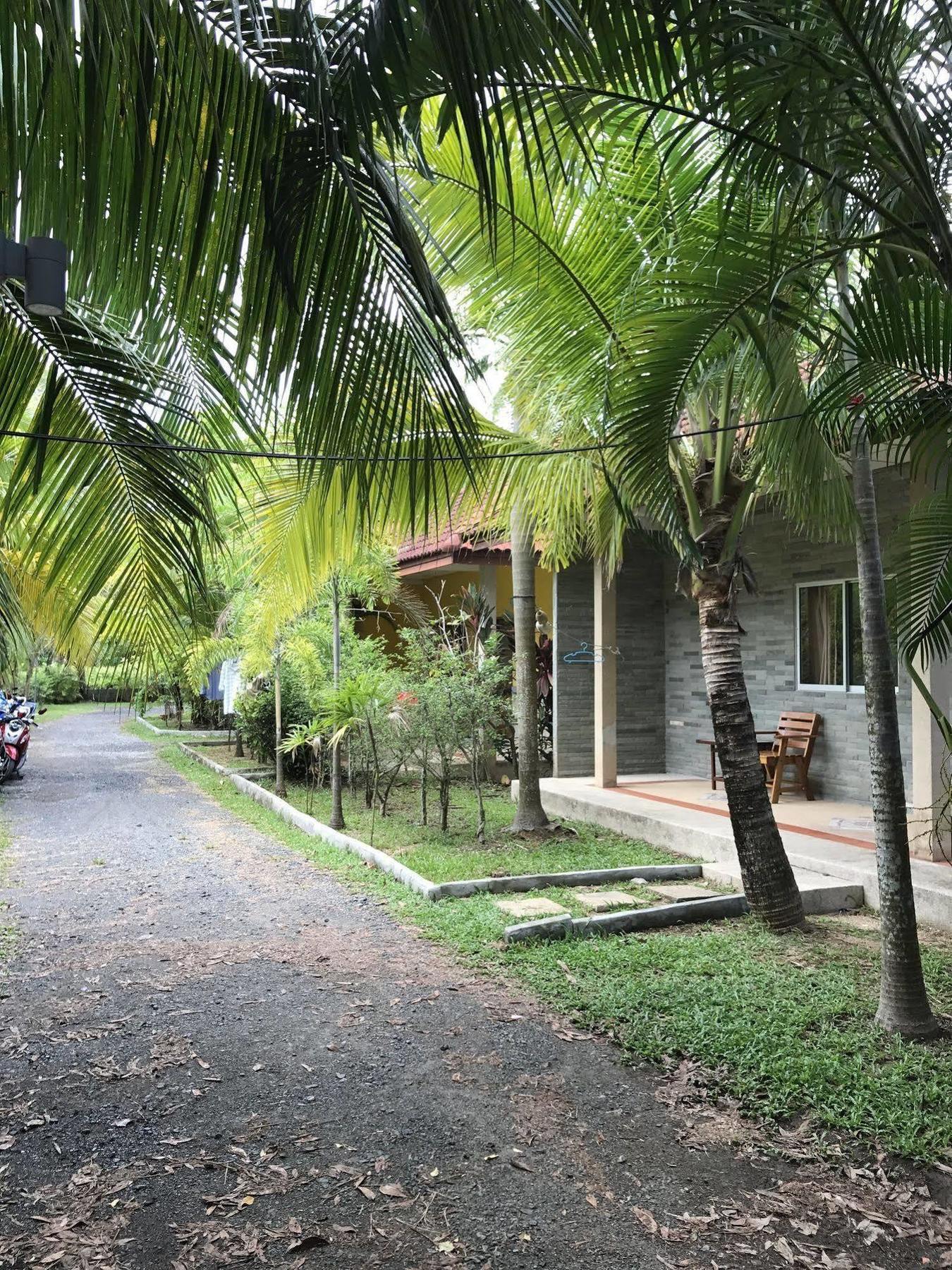 Coconut Bungalow Nai Yang Beach Extérieur photo