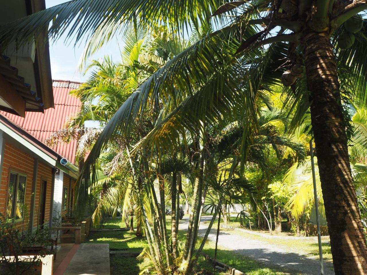 Coconut Bungalow Nai Yang Beach Extérieur photo