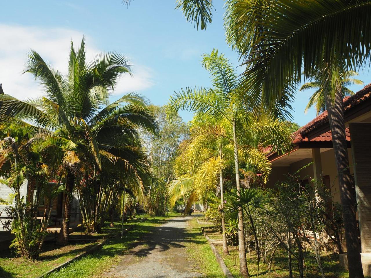 Coconut Bungalow Nai Yang Beach Extérieur photo