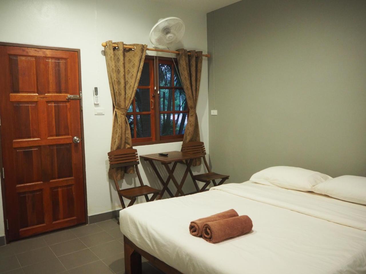 Coconut Bungalow Nai Yang Beach Extérieur photo